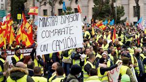 El Govern cedeix i convoca els camioners que mantenen l’aturada indefinida