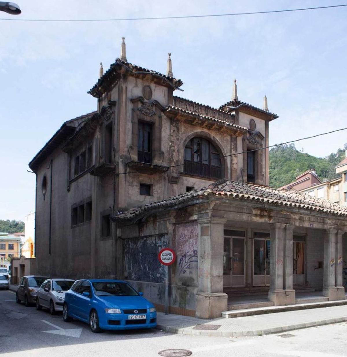 La fachada del teatro Virginia, que se integrará en el nuevo centro de salud de Sotrondio.