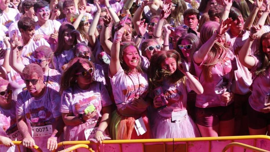 Fiestón de todos los colores en la Holi Life de Samil