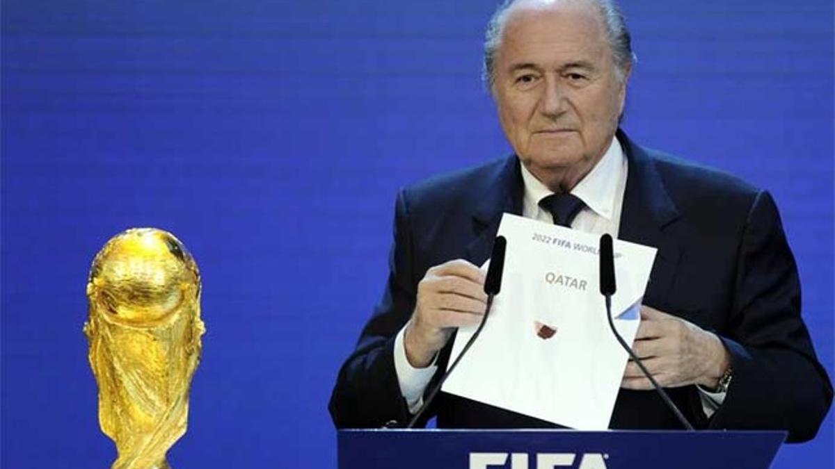 Joseph Blatter anuncia, el 2 de diciembre de 2010, que Catar acogerá el Mundial de 2022