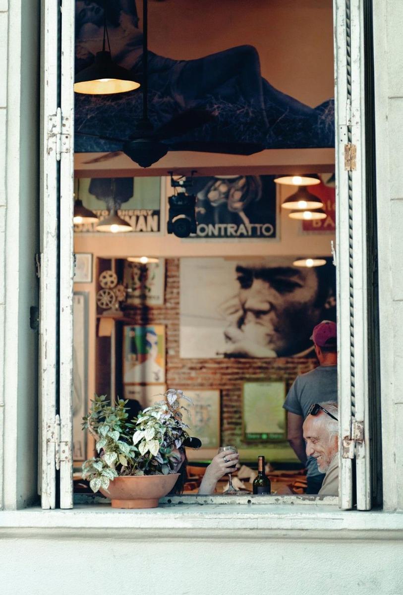 Bar en la Plaza Dorrego, en el barrio de San Telmo