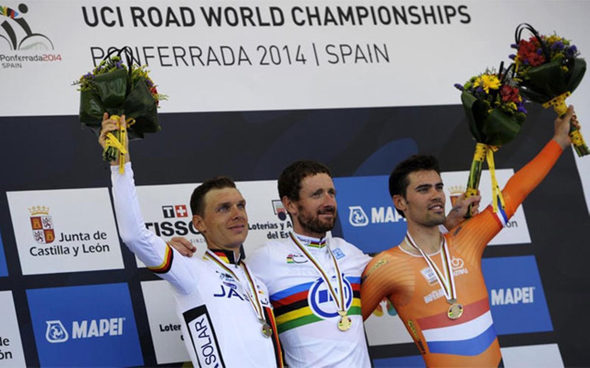 Wiggins, en el podio de Ponferrada, junto a Martin y Dumoulin