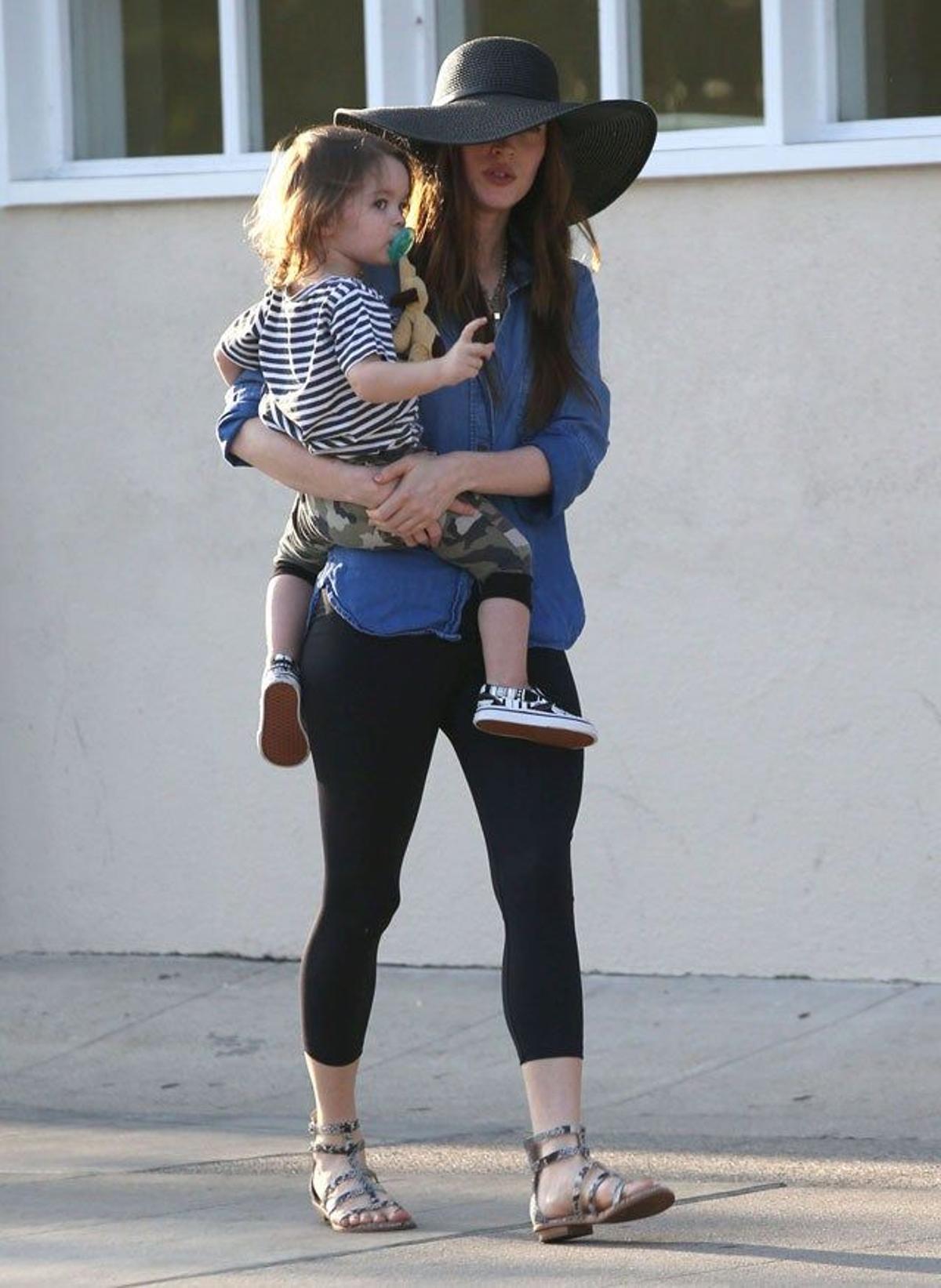 Megan Fox y Brian Austin Green, de paseo con sus hijos Cuore