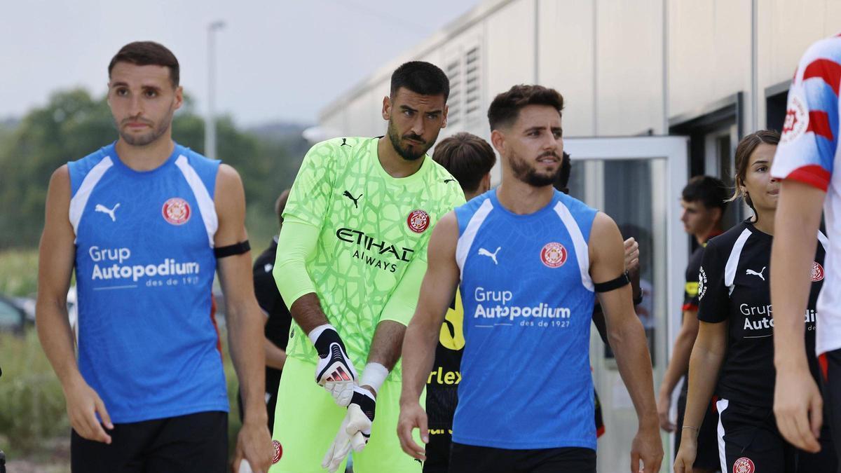 Gazzaniga, entre Abel Ruiz i Àlex Moreno, a La Massana.