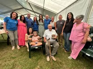 EN IMÁGENES: San Adriano arropa a sus "güelos" más longevos en la primera jornada de sus fiestas patronales