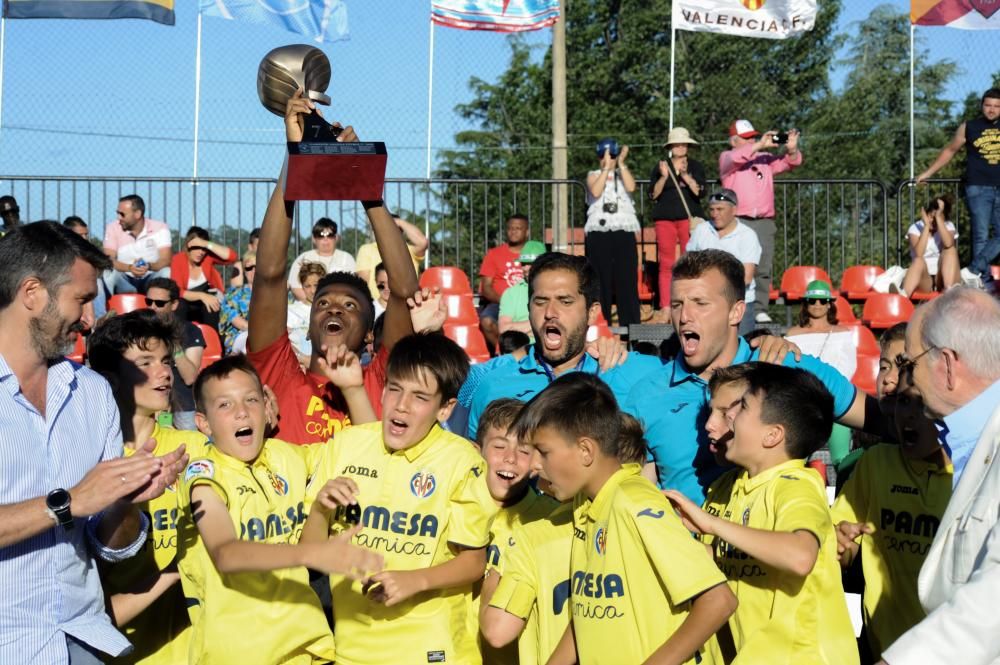 Los jóvenes del Submarino Amarillo doblegaron en la final a la Roma, que debutaba en el torneo.