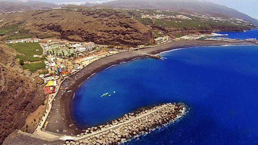 Tazacorte reclama  un dique sumergido que proteja su  casco histórico