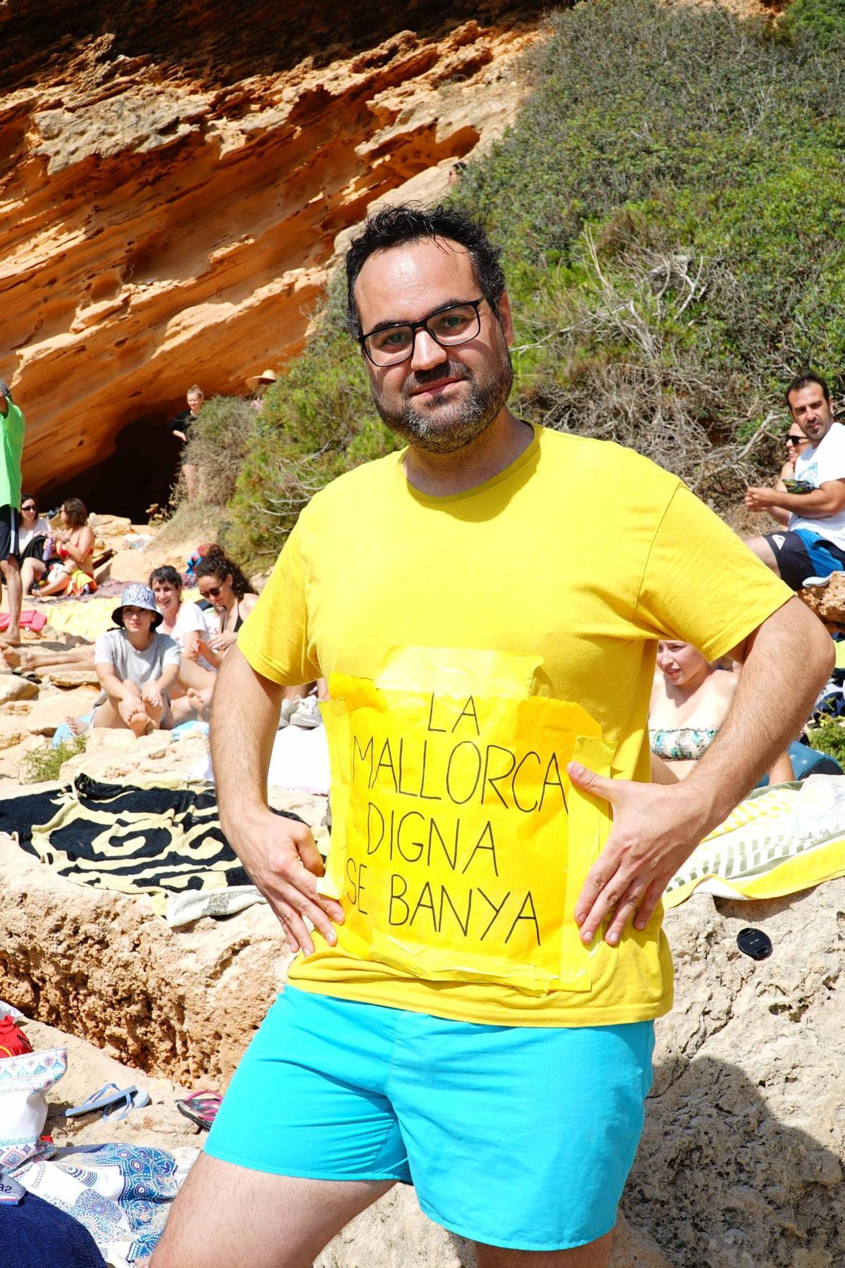 Los mallorquines 'recuperan' el Caló des Moro