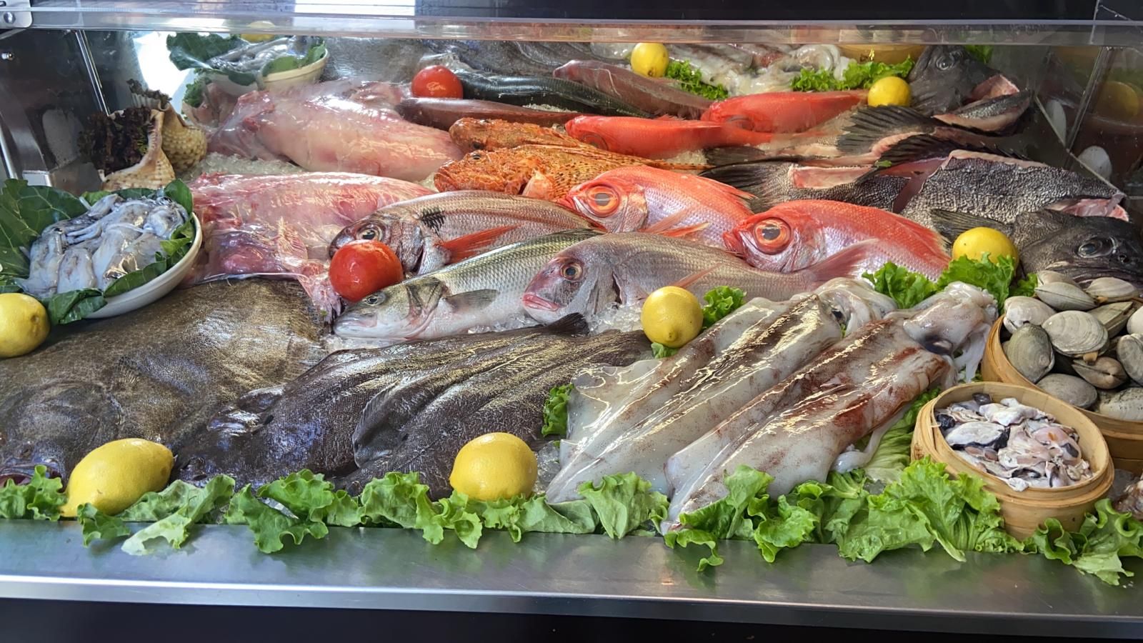 El mostrador de pescados del restaurante Solaina, ayer.