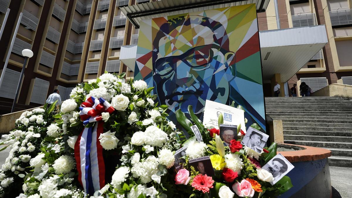 Mural en recuerdo a Salvador Allende en el 50 aniversario del golpe de Estado.