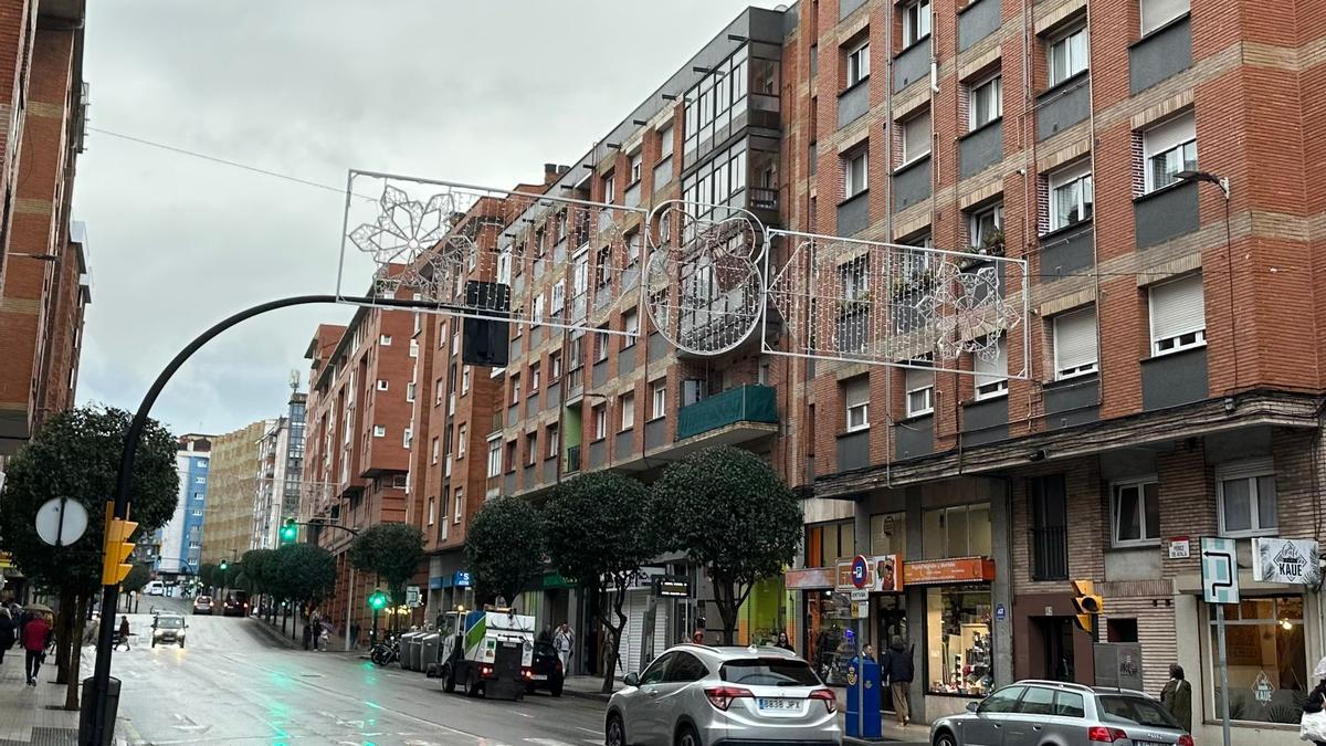 Vista de la calle Pérez de Ayala, con las luces.