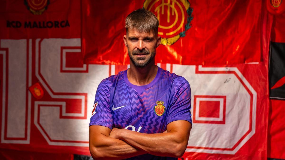 El Real Mallorca renueva al ‘Pichu’ Cuéllar hasta 2027