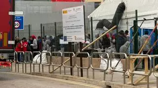 Se estrena el módulo de acogida en el puerto de Palma con la llegada masiva de migrantes