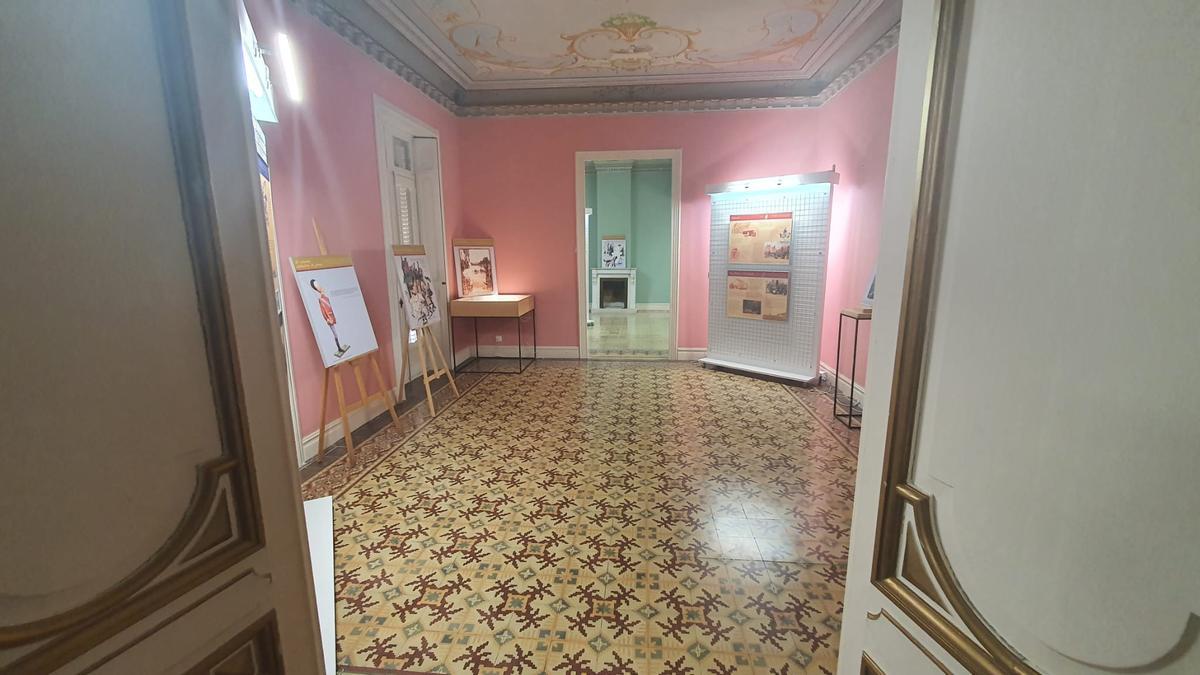 Una de las salas de exposición en el centro cultural Soledad González.