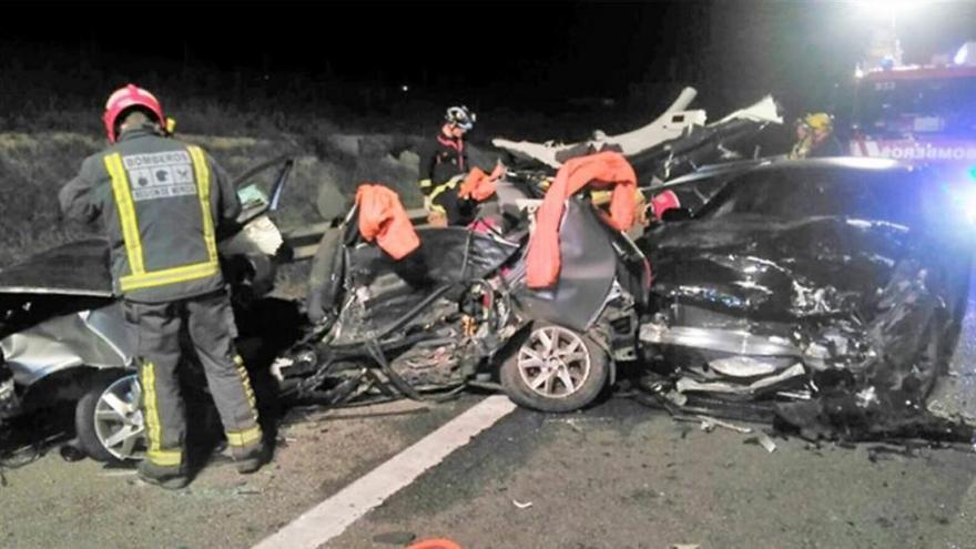 Mueren los tres ocupantes de un turismo en un accidente múltiple en Murcia