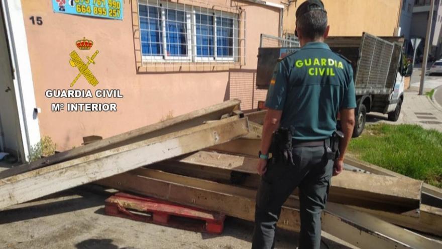 Dos detenidos por robar 5 toneladas de hierro y herramientas en Baiona