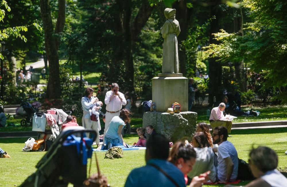 Martes de Campo soleado en Oviedo.