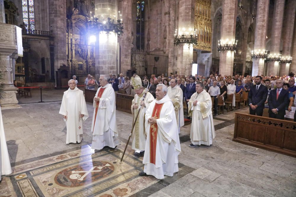 Salinas se despide de Mallorca con una misa en la catedral