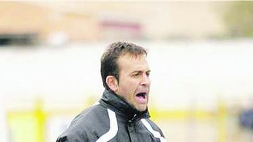 Paco Sánchez, durante un partido del Jumilla.