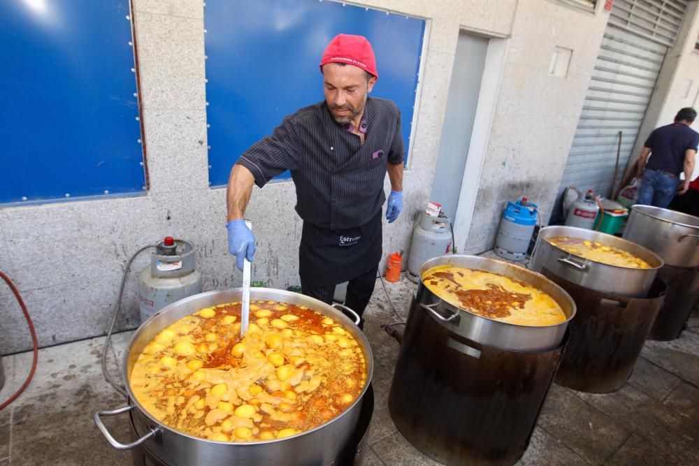 La XVIII edición de la fiesta gastronómica coincide con la celebración del Concurso-Exposición de Espantallos na Ruta do Río Barbeira.