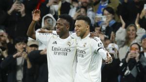 Vinicius Junior y Kylian Mbappé celebran un gol del Real Madrid