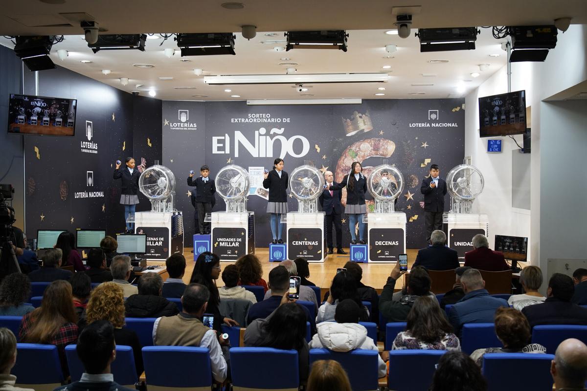 06/01/2025 Celebración del Sorteo de la lotería del Niño en el salón de Loterías y Apuestas del Estado, a 6 de enero de 2025, en Madrid (España). SOCIEDAD Pool