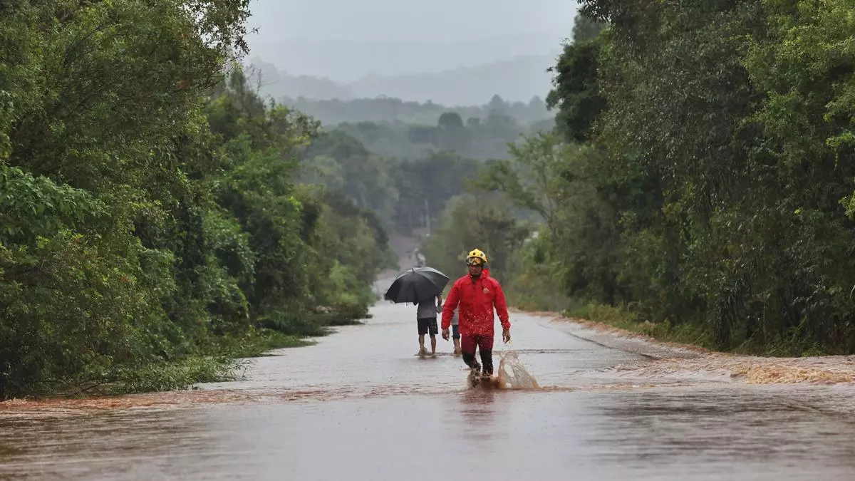 Las lluvias provocan estragos y muertos en el sur de Brasil y otra vez llevan la marca del cambio climático