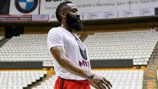 Harden, durante su entrenamiento en Badalona