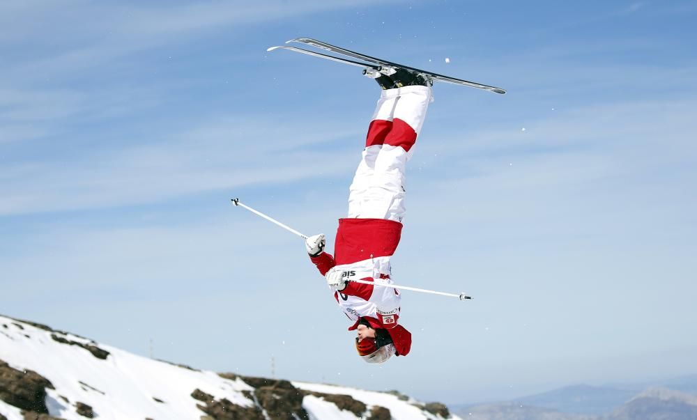 Campionat del món de surf de neu, freestyle i acrobàtic, a l'estació granadina de Sierra Nevada.