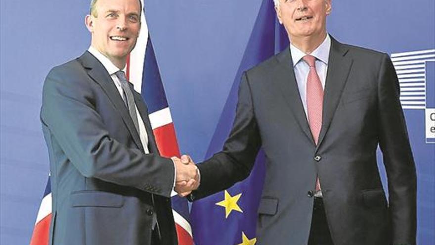 La UE recibe con frialdad los planes pos-‘brexit’ de May
