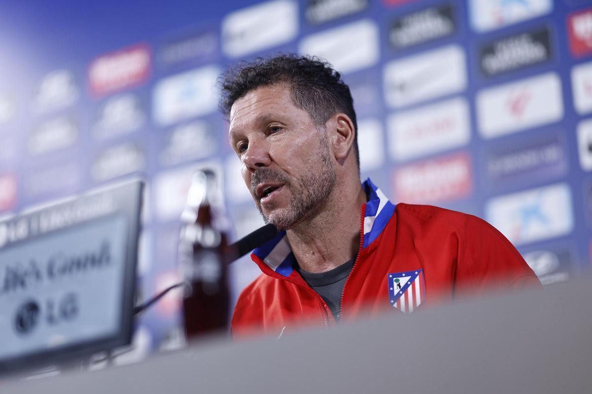 Simeone atiende a los medios antes del Elche-Atlético