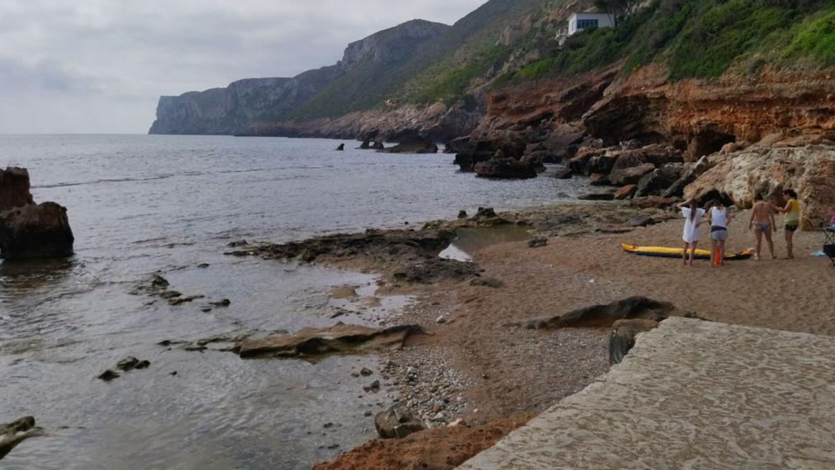 Les Arenetes, en les Rotes y en la reserva marina del cabo de Sant Antoni, seduce por la belleza de sus fondos marinos