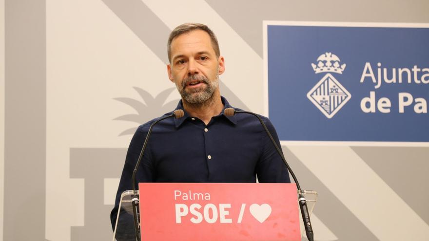 Archivo - El portavoz del PSIB en el Ayuntamiento de Palma, Xisco Ducrós, en rueda de prensa.