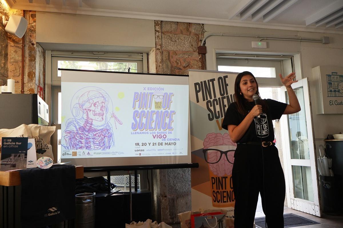 Paula forma parte del comité organizador del festival 'Pint of Science', que se celebró recientemente en Vigo.