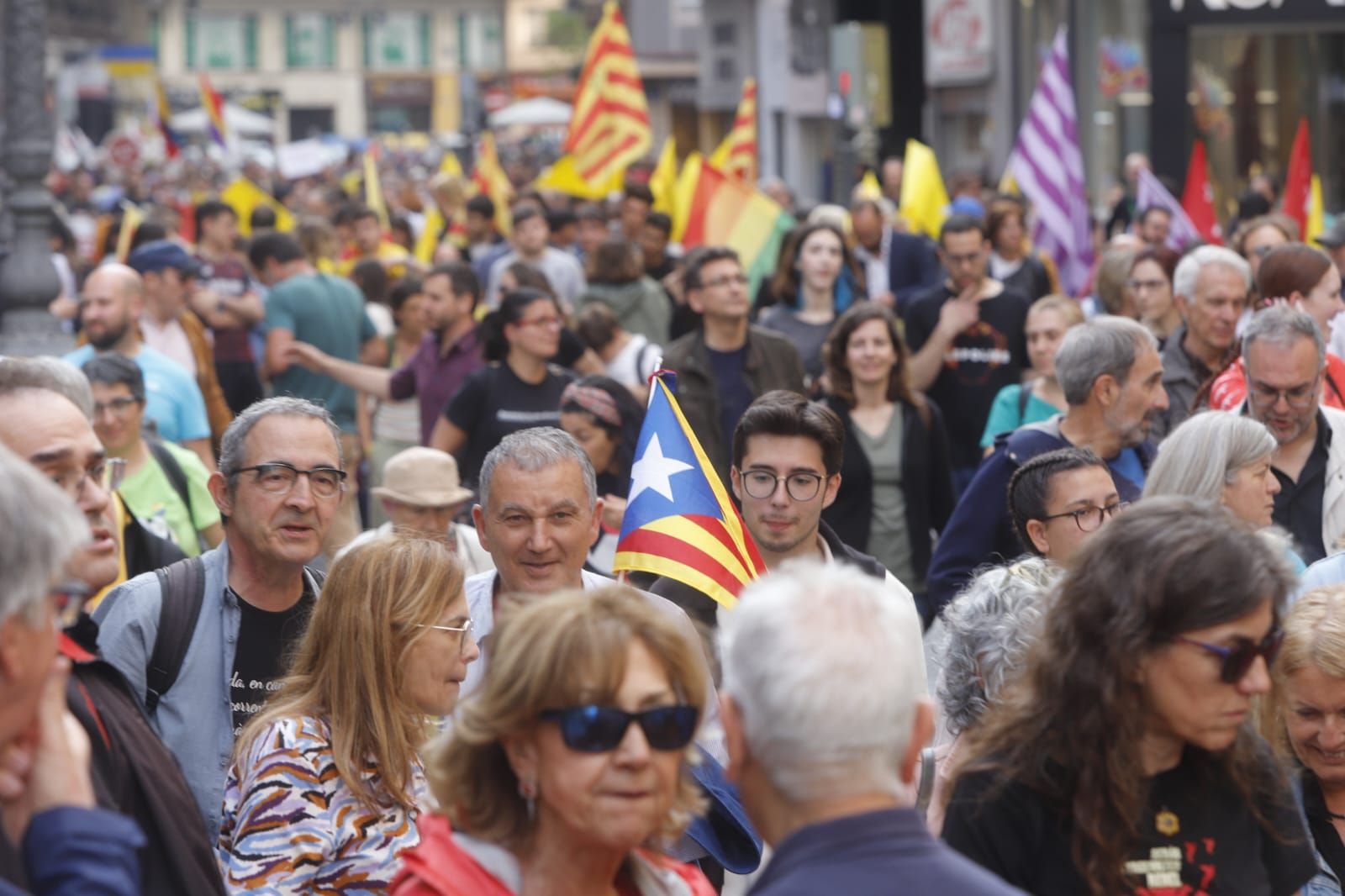 Manifestación en València para conmemorar la diada del 25 de abril