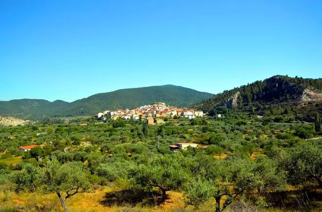El pueblo de Cuenca que tiene de todo para vivir muy bien, excepto gente
