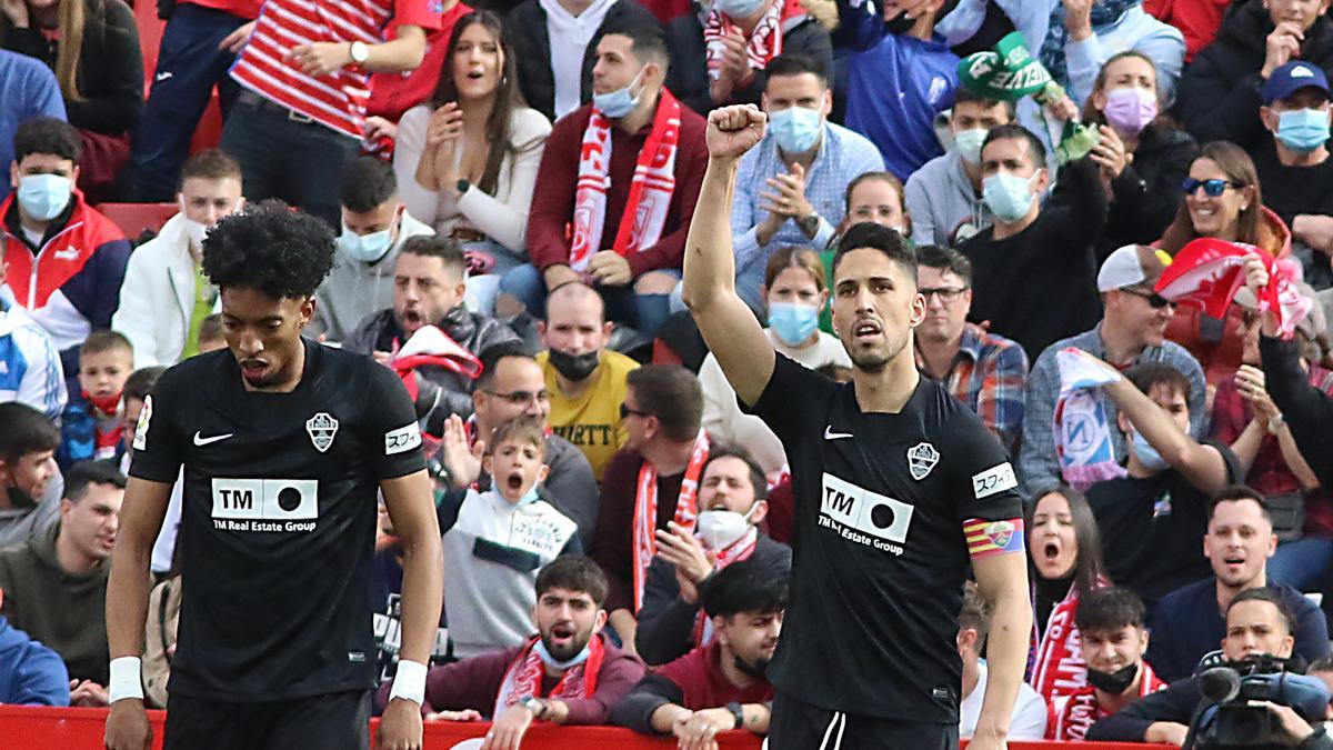 El Elche gana en Granada.