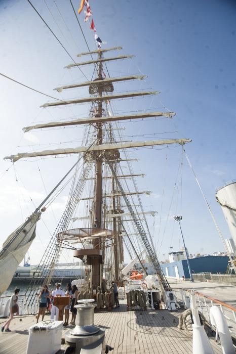 El ''Unión'', de la Armada de Perú, en A Coruña