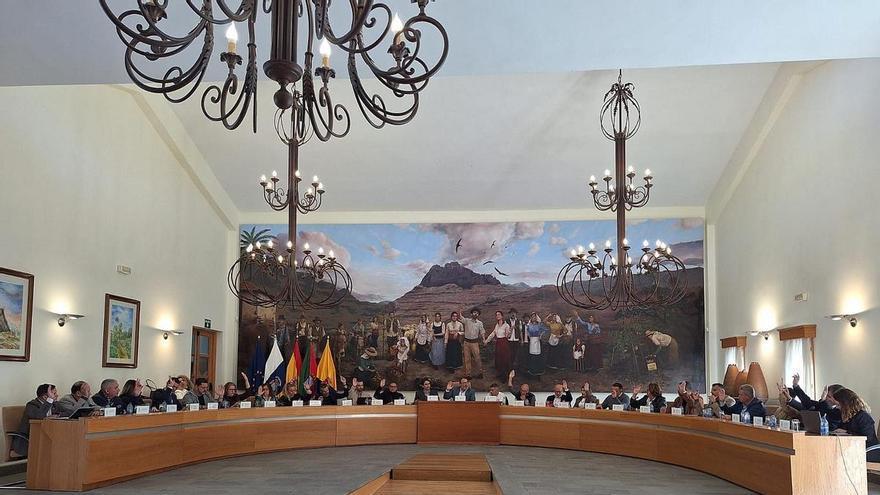 La oposición carga contra el alcalde de Santa Lucía de Tirajana: «Asuma ya que es un tránsfuga»