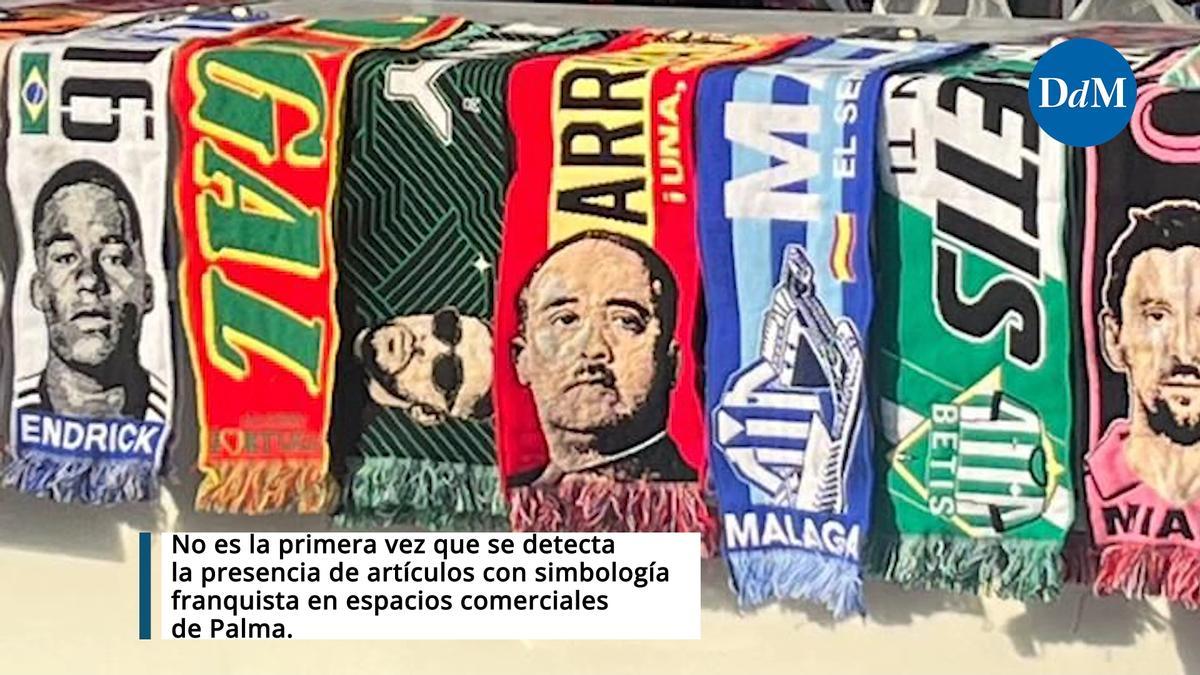 Bufandas con la cara de Franco como premio en un puesto de la Fira del Ram de Palma