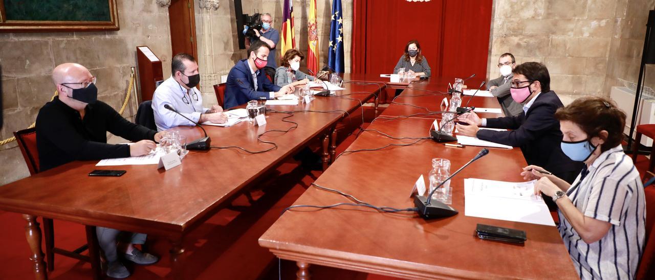 Imagen de una reunión de la Mesa del Diálogo Social