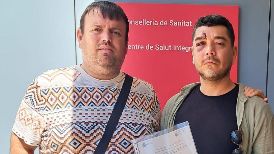 El agredido, junto a Ximo López, de CLGS.