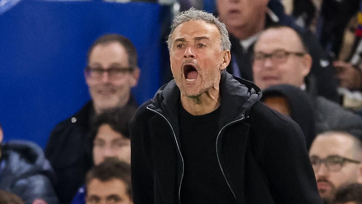 Luis Enrique da órdenes en el banquillo de Stamford Bridge, durante el último Chelsea-PSG de la Champions League