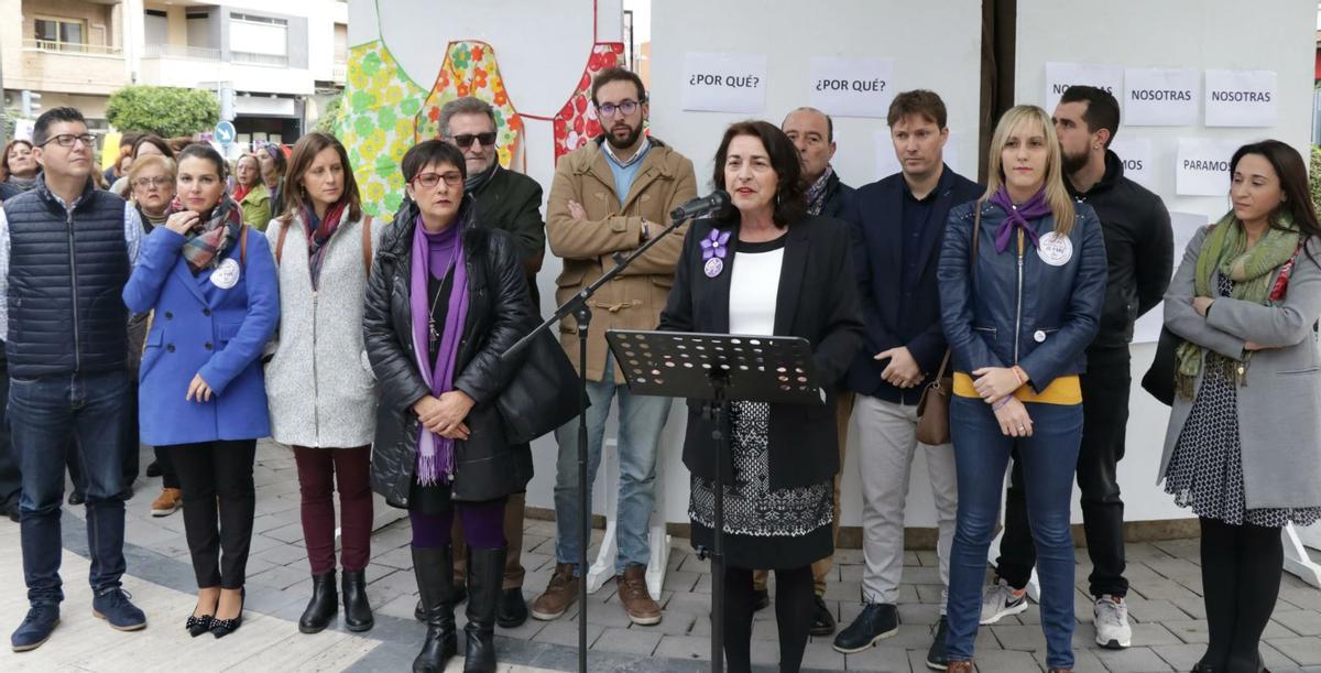 Encarna Lerma en un acto de la Semana de la Dona de Torrent cuando era concejala.