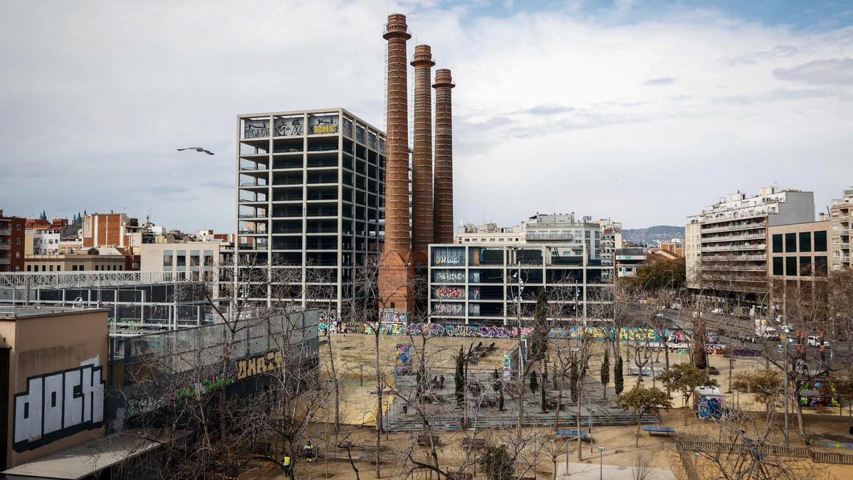 Vista de las Tres Xemeneies del Paral·lel de Barcelona