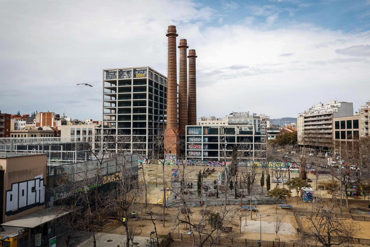 Vista de las Tres Xemeneies del Paral·lel de Barcelona