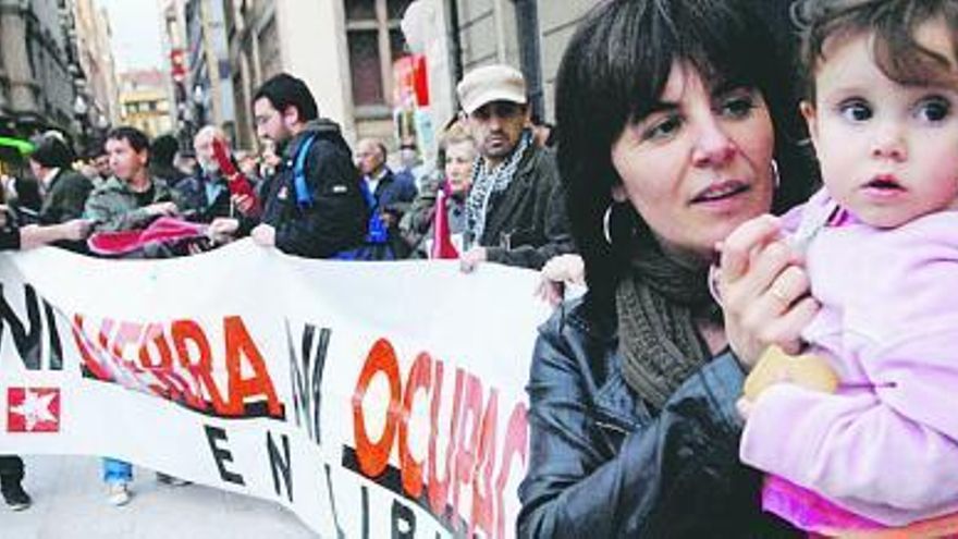 Protesta en la plaza del Parchís contra la guerra en Libia