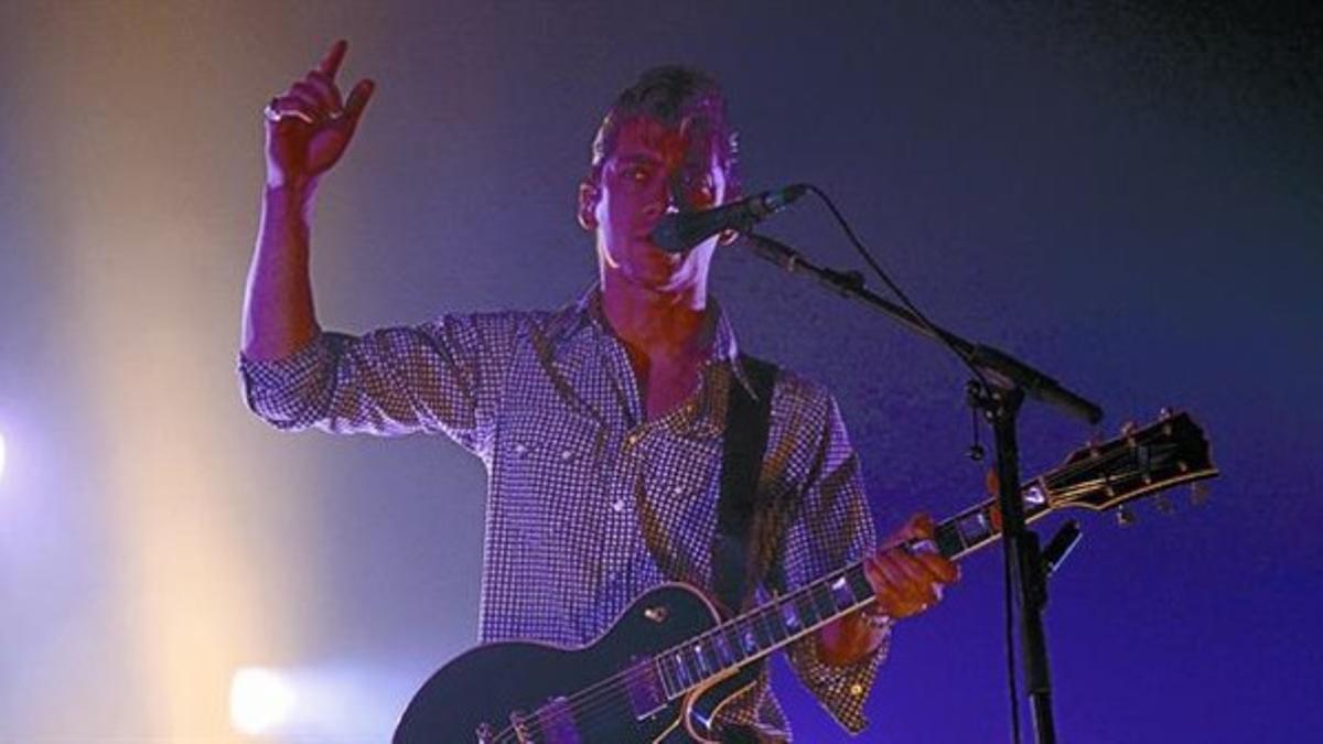 Alex Turner durante una actuación de Arctic Monkeys en el Palau Sant Jordi.