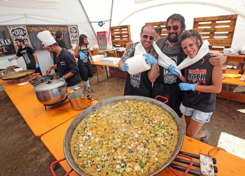 Cientos de asistentes abarrotaron el campo de A Estacada y el camping del festival en una jornada en la que tocaron siete bandas, entre ellas Soziedad Alkoholika y Boikot