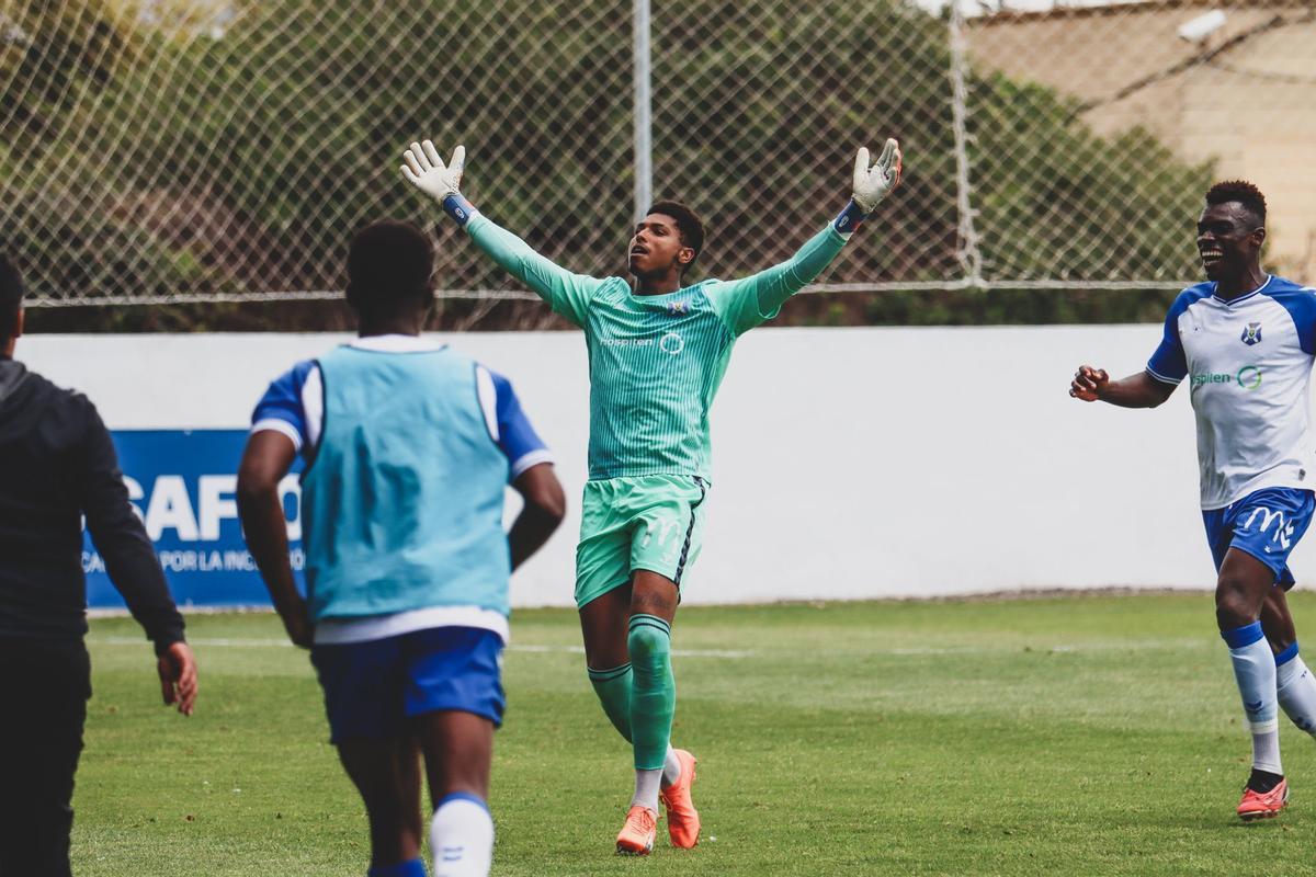 Moha, celebrando su gol.